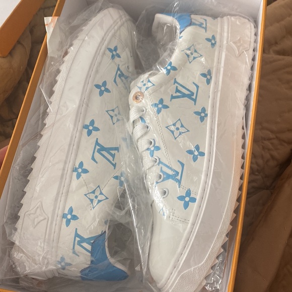 im selling Louis Vuitton nothing wrong with the shoe there new. - Picture 7 of 7